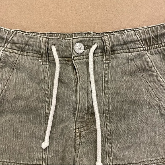 American Eagle Women’s Elastic Waist Drawstring Denim Shorts Army Green Size 4 - Picture 3 of 11